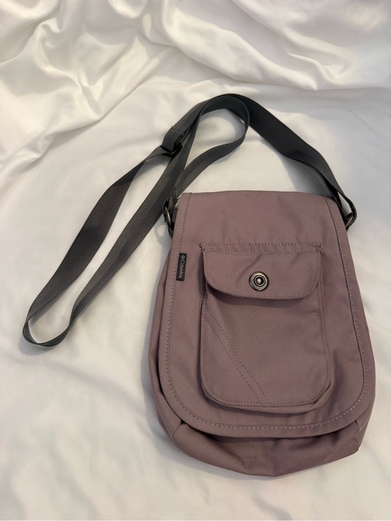 Columbia Handbags - NWOT Columbia Sportswear Company Women's O/S Crossbody Bag